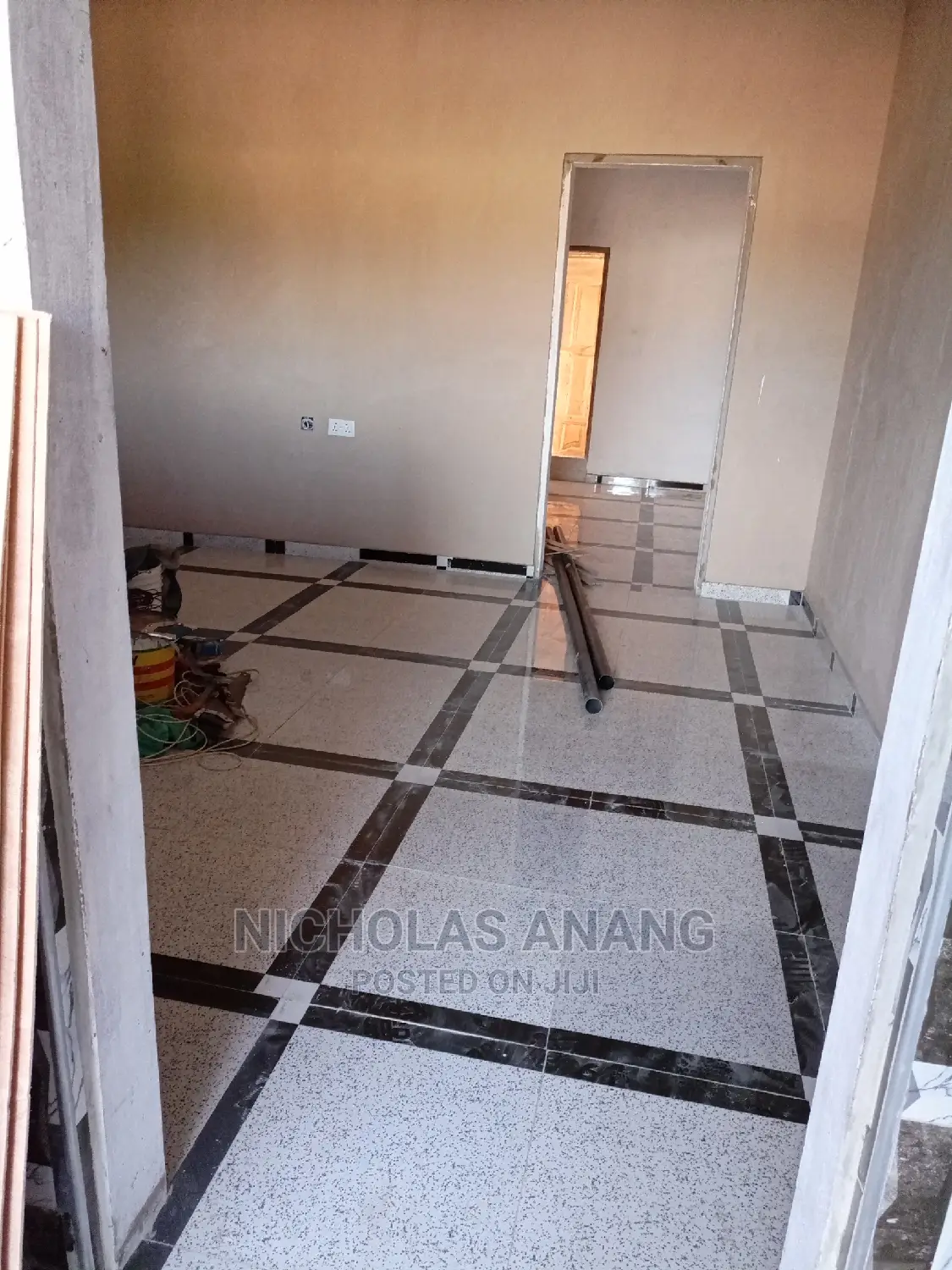 1bdrm House in New Town for rent