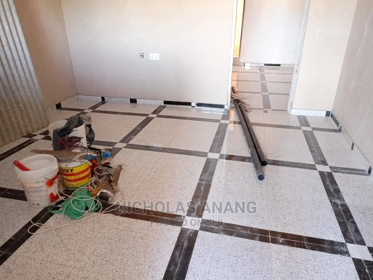 1bdrm House in New Town for rent
