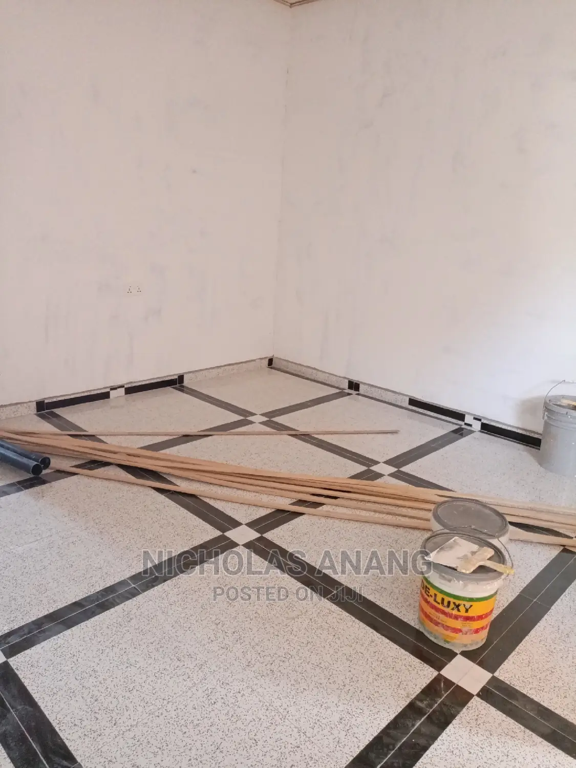 1bdrm House in New Town for rent