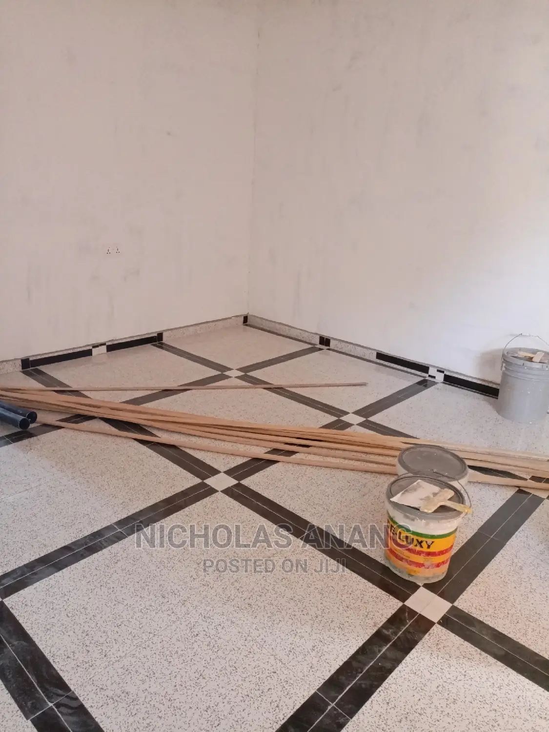 1bdrm House in New Town for rent