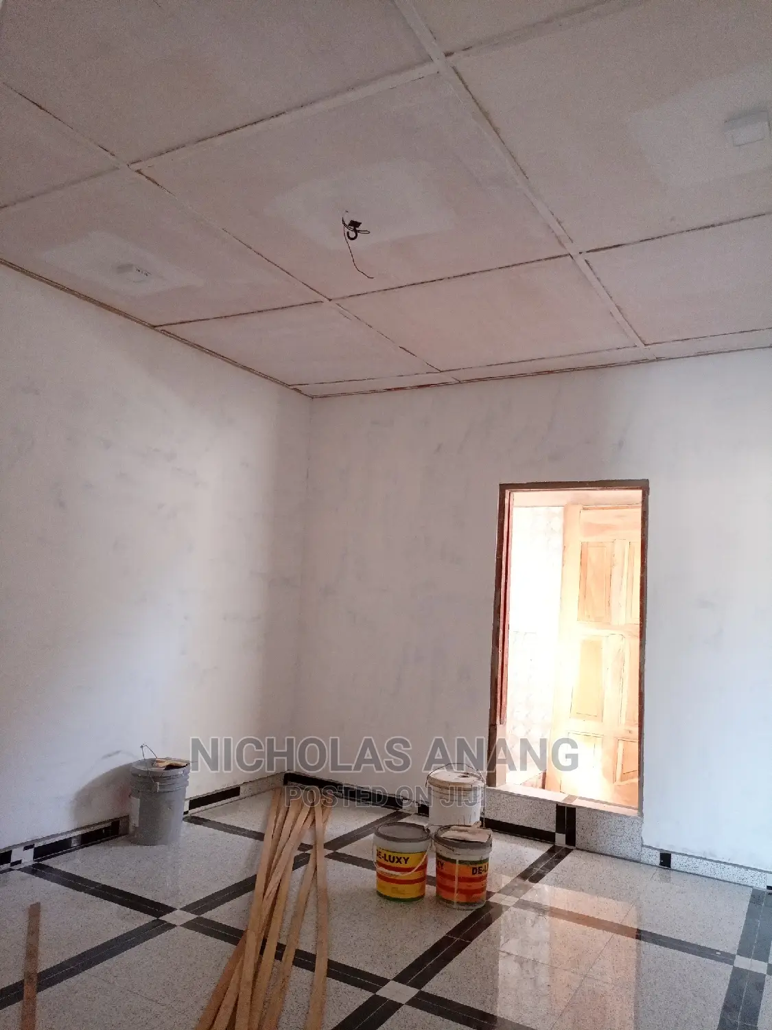 1bdrm House in New Town for rent