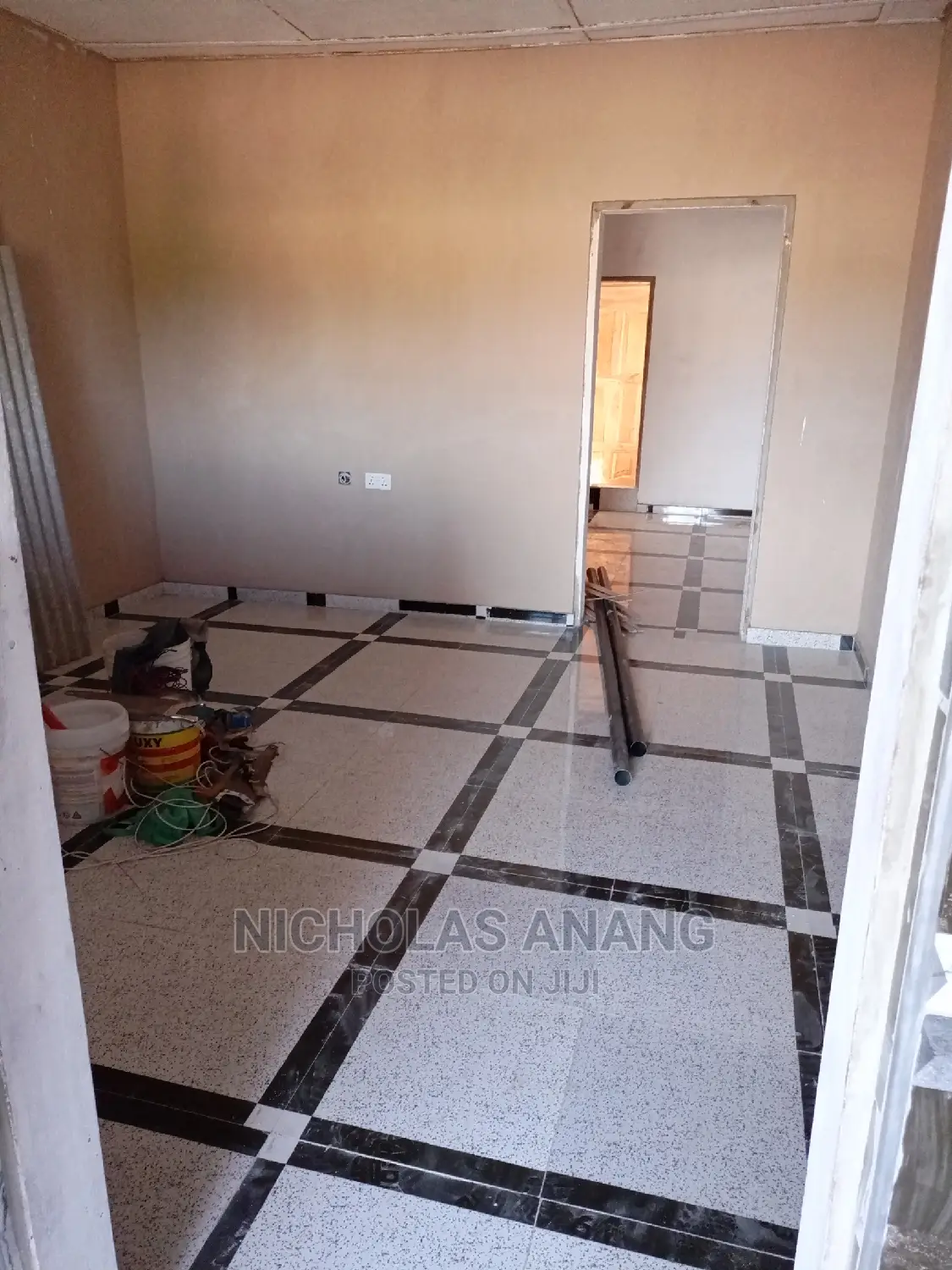 1bdrm House in New Town for rent