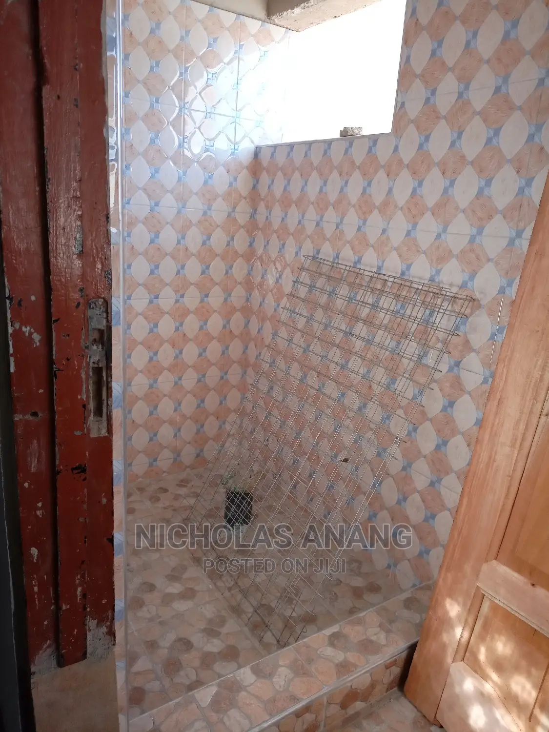 1bdrm House in New Town for rent