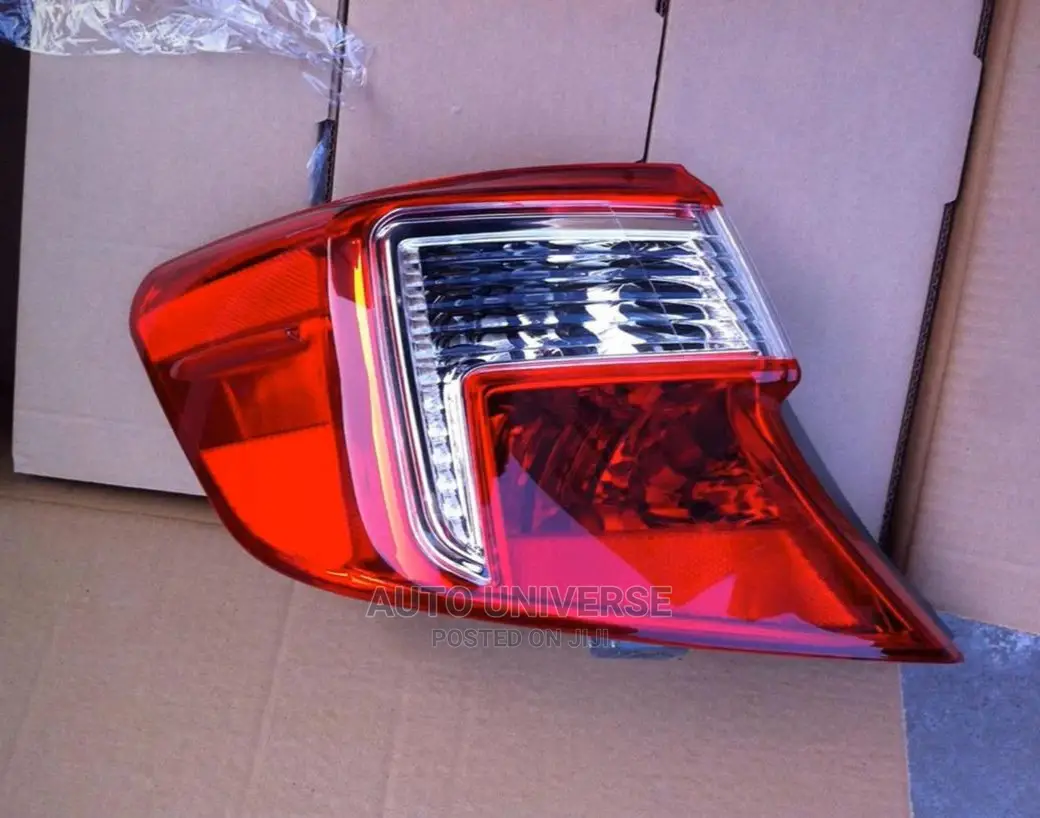 Camry 2014 Tail Pair
