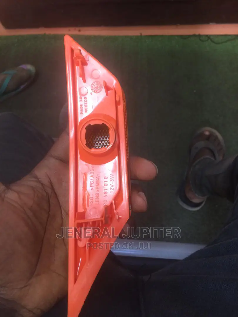 Honda Civic 2016/17 Bumper Reflector One.