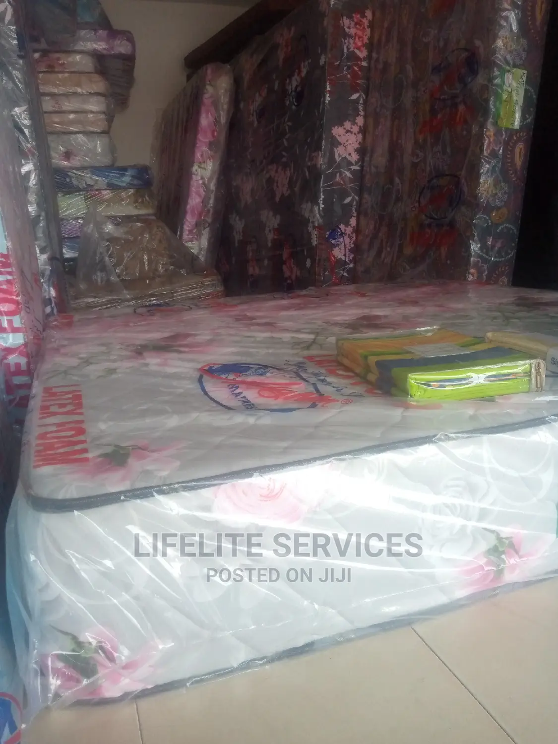 High Quality Queen Size Mattress 12 "