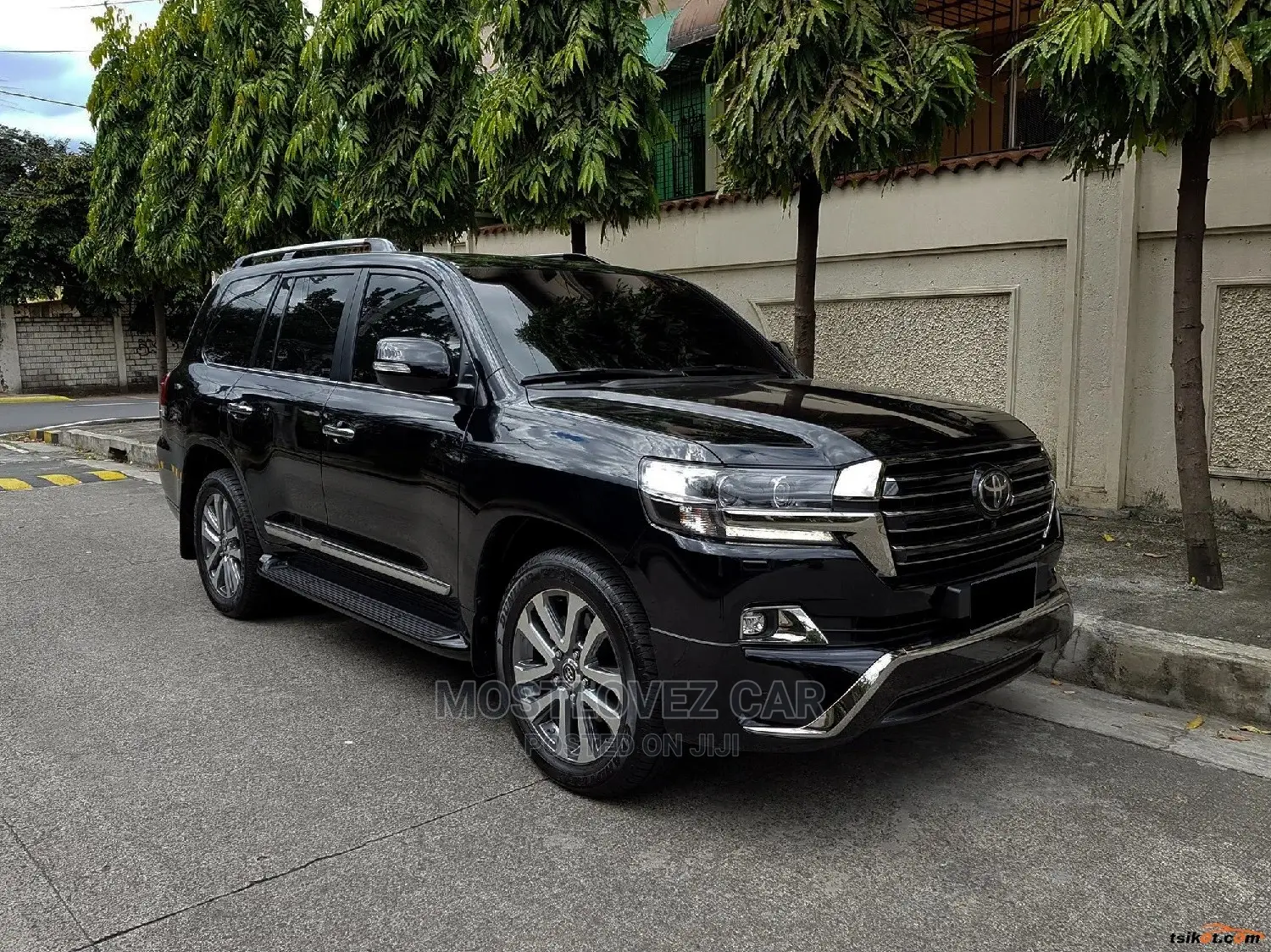 Car Rental Rent a Landcruisers V8 for Weddings and Airport