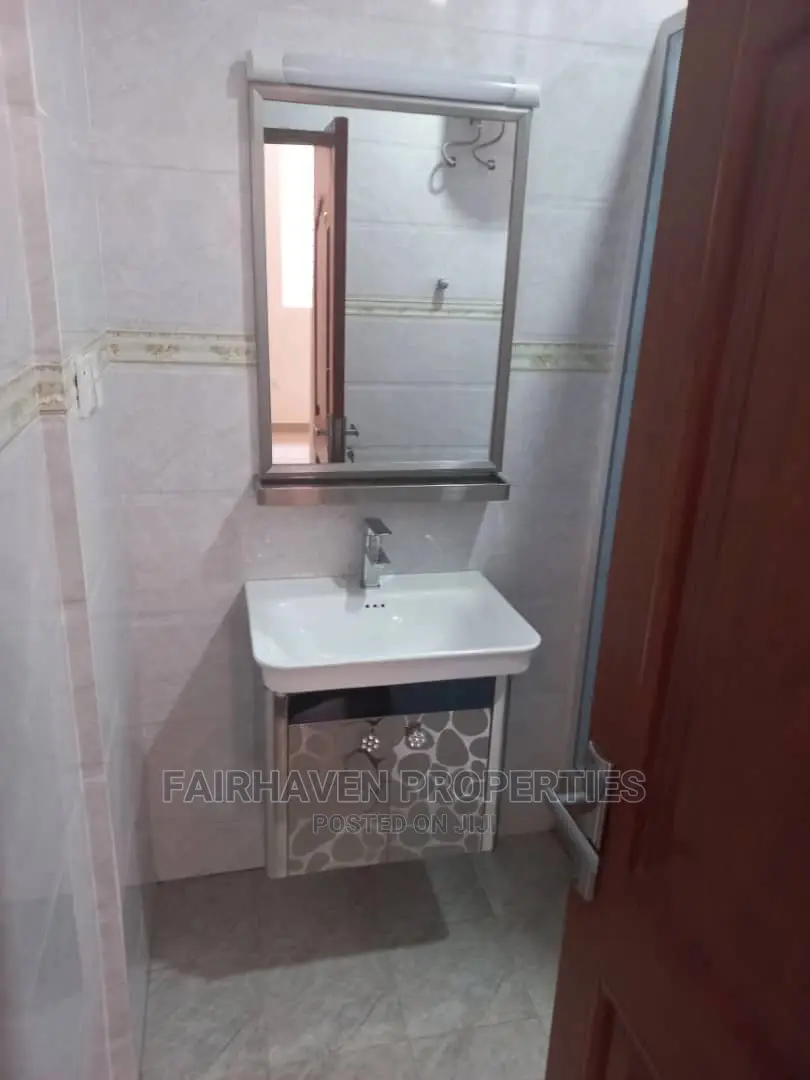 2bdrm Block of Flats in East Airport for rent