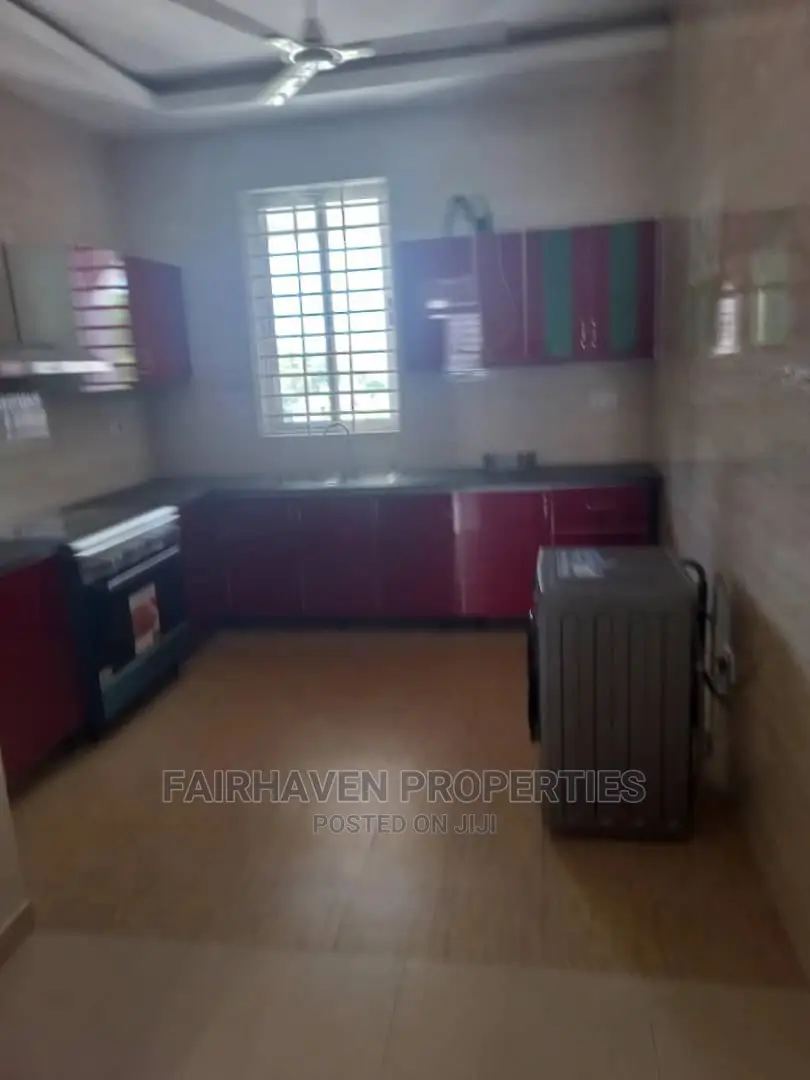 2bdrm Block of Flats in East Airport for rent