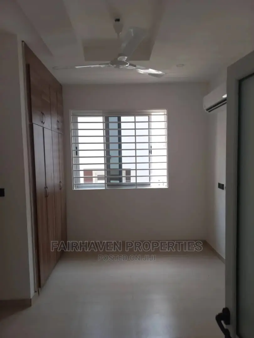 2bdrm Block of Flats in East Airport for rent