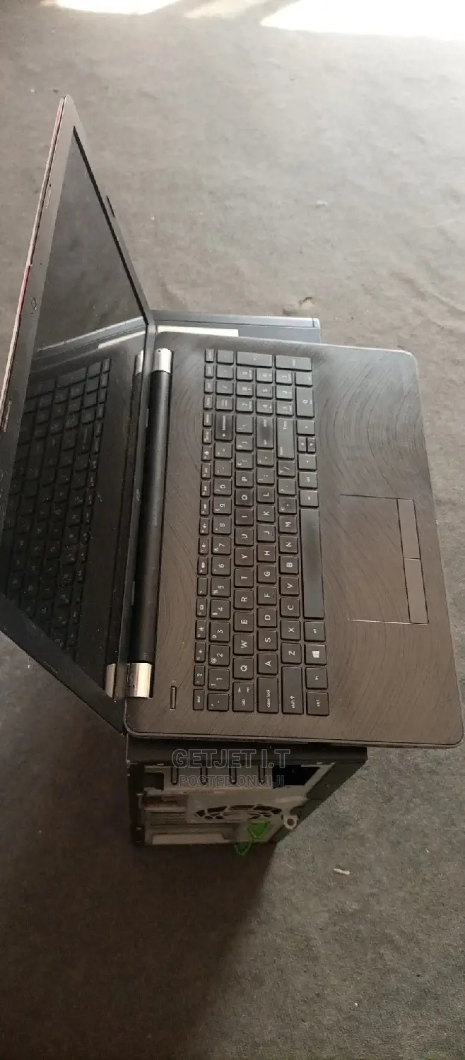 Laptop HP Pavilion TouchSmarT 15 4GB AMD A10 HDD 500GB