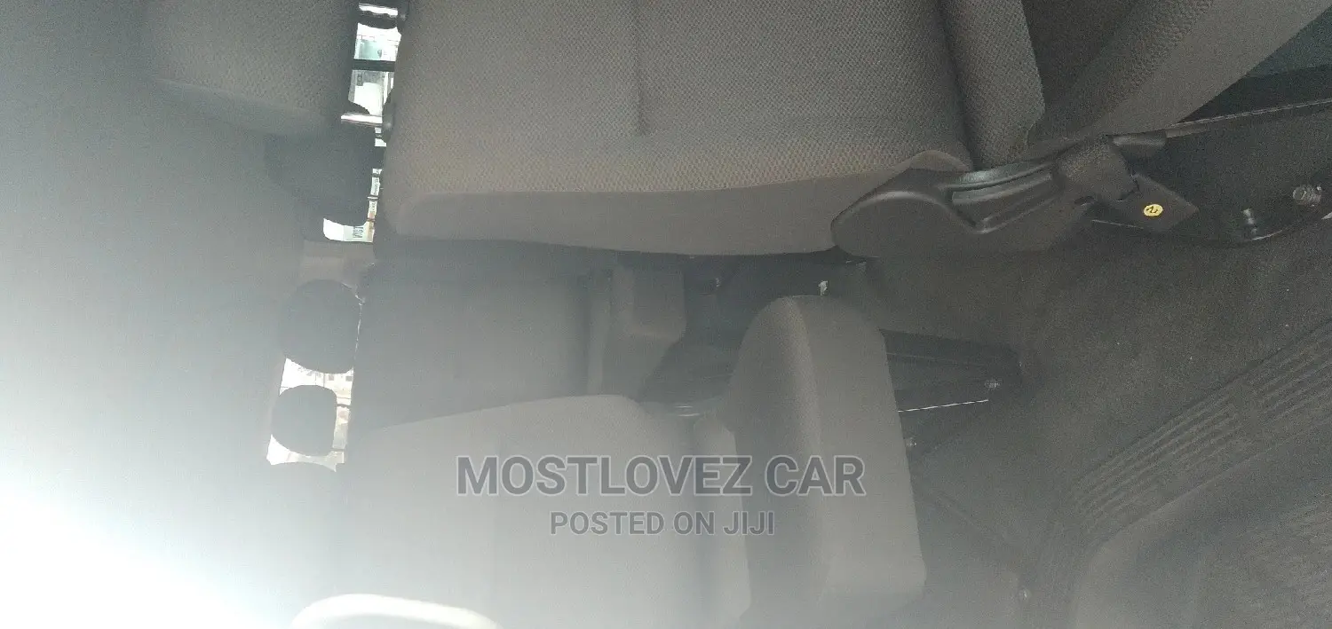 Toyota Hiace Buses for Rent in Ghana? Minibuses for Rent