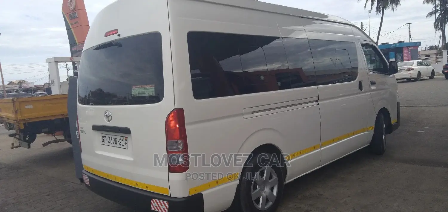 Toyota Hiace Buses for Rent in Ghana? Minibuses for Rent