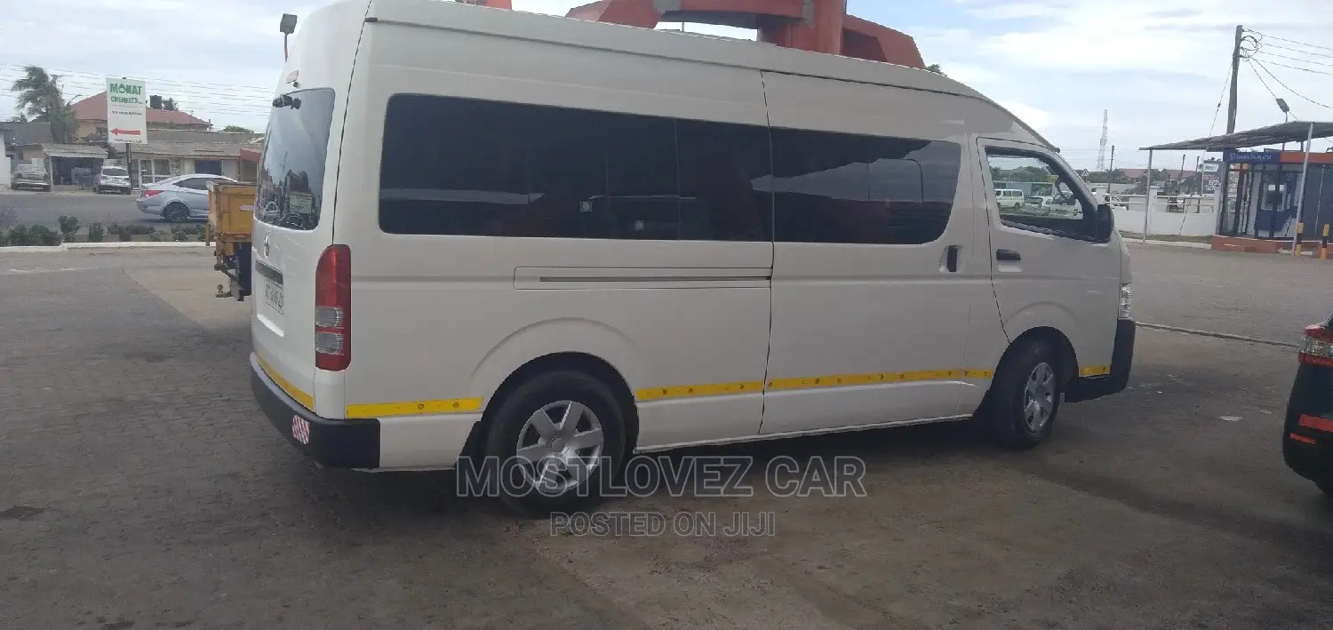 Toyota Hiace Buses for Rent in Ghana? Minibuses for Rent