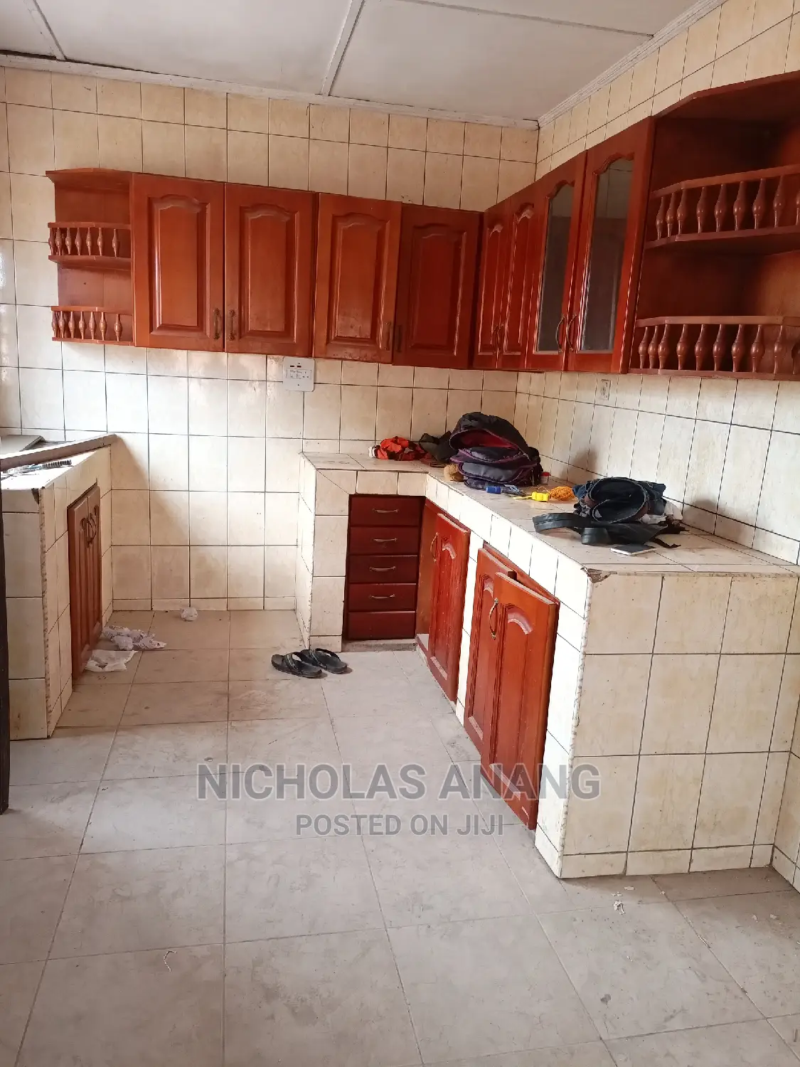 3bdrm House in New Town for rent