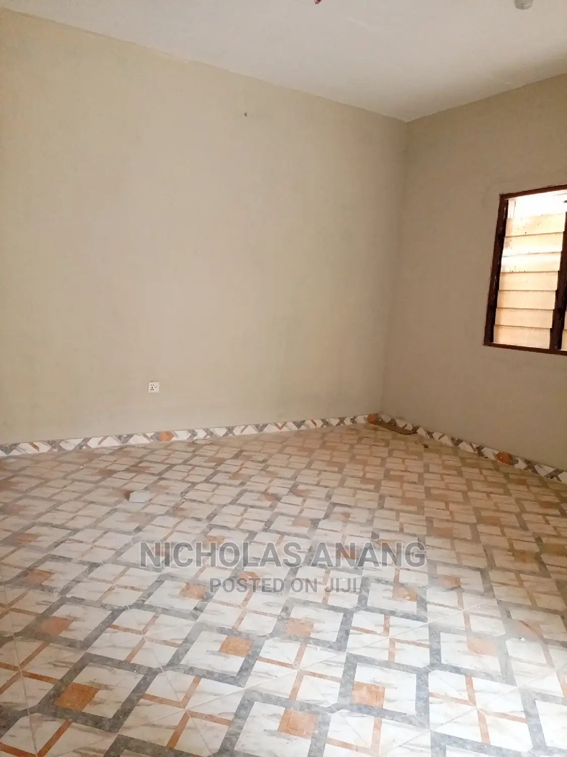 1bdrm House in New Town for rent