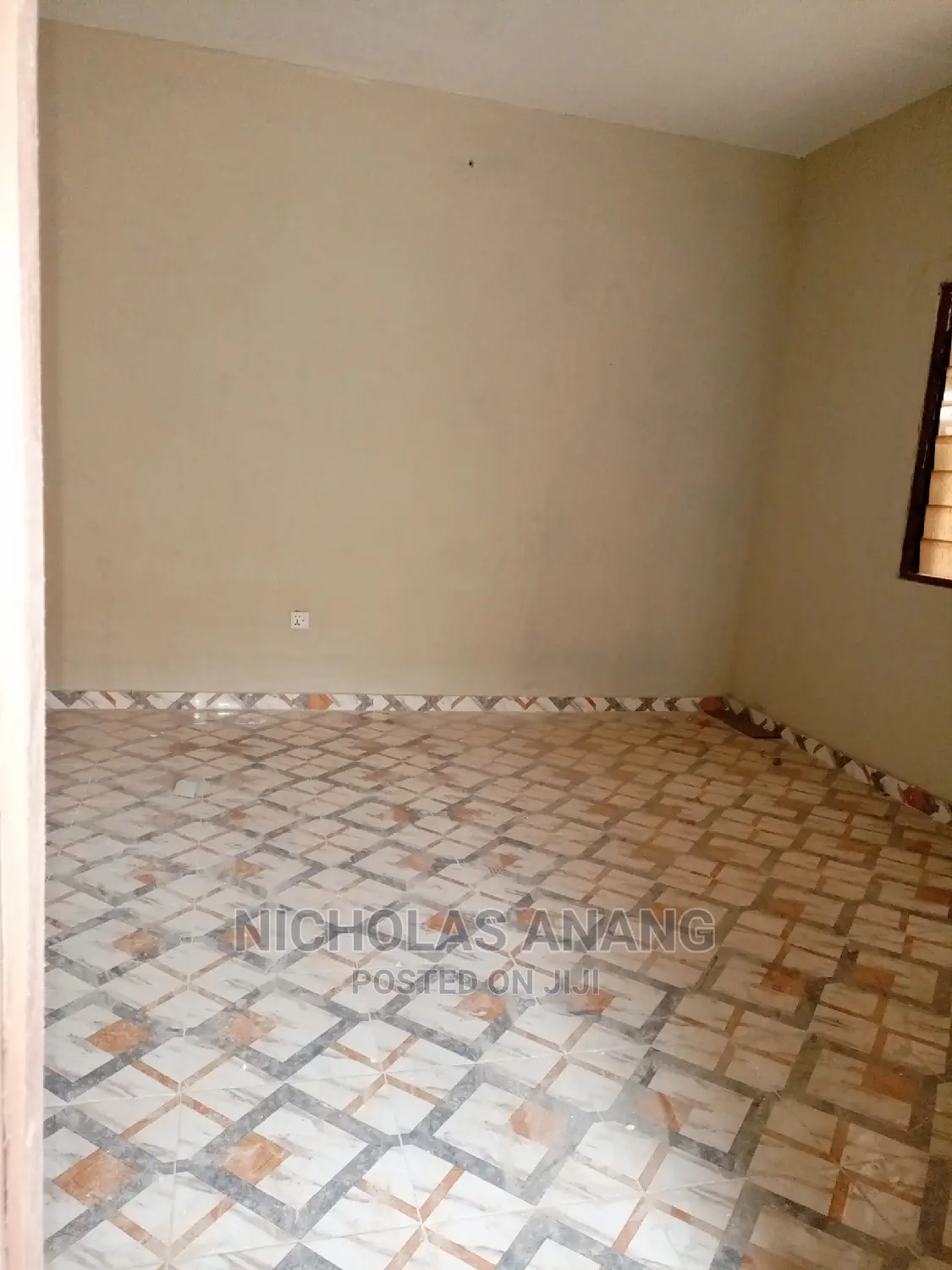 1bdrm House in New Town for rent