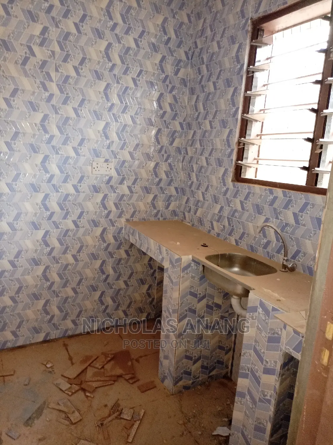 1bdrm House in New Town for rent