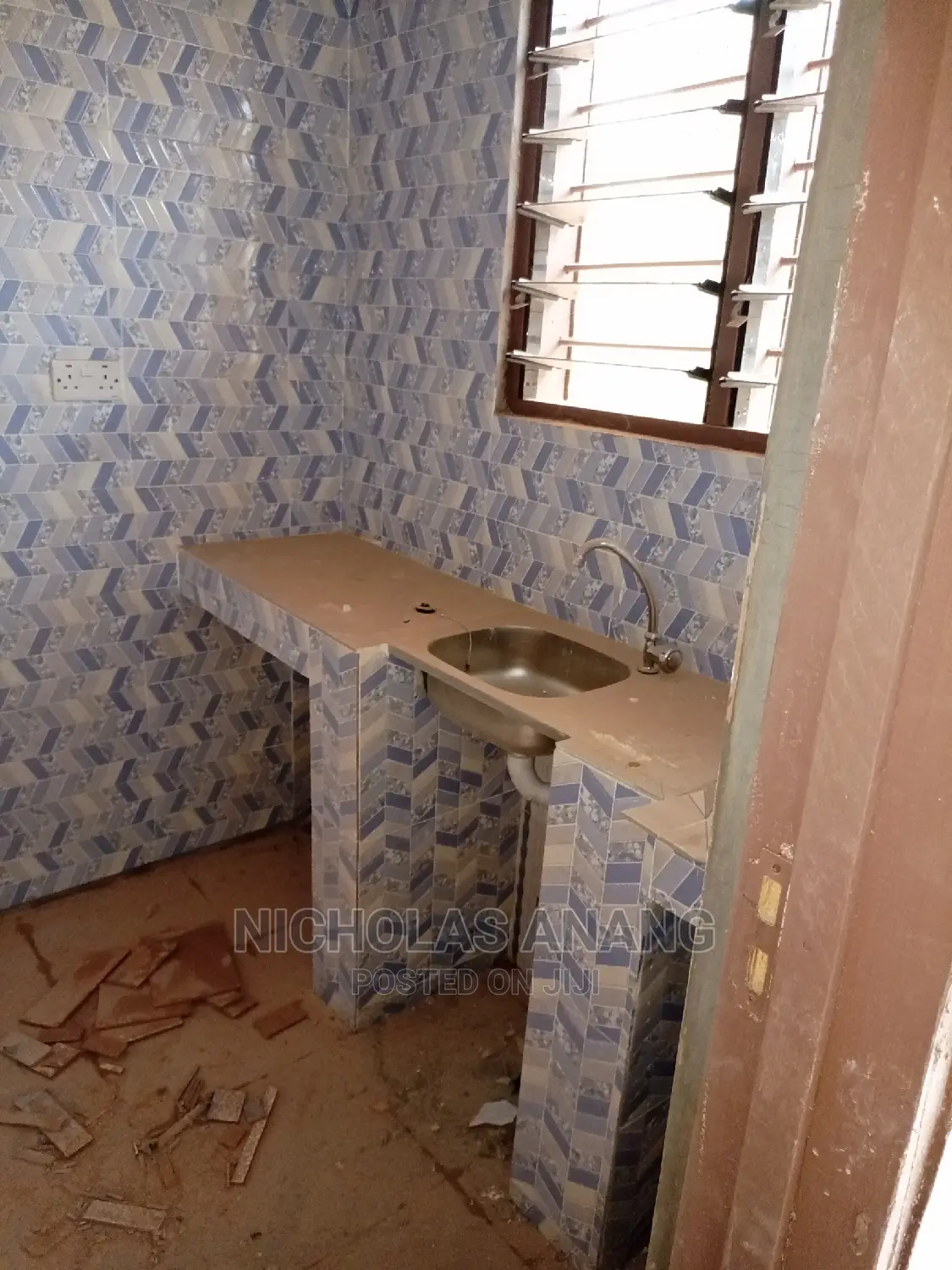 1bdrm House in New Town for rent