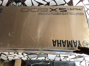 Yamaha PSR SX 600