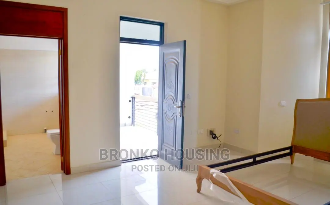 4bdrm House in Bronko Housing, Tema Metropolitan for rent
