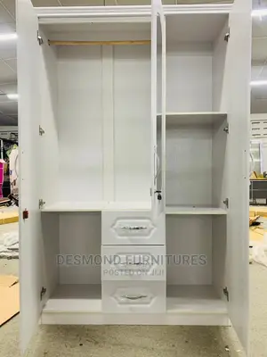 Three Doors Wardrobe With a Mirror (9823)