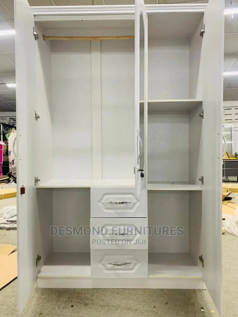 Three Doors Wardrobe With a Mirror (9823)