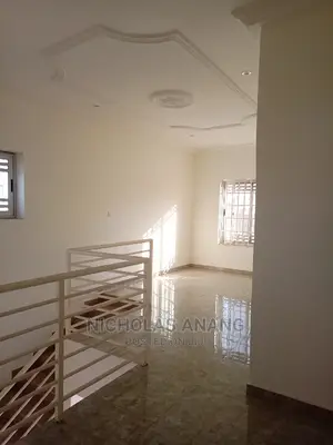 3bdrm House in New Town for rent