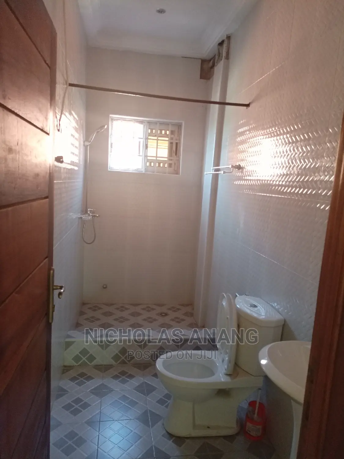 3bdrm House in New Town for rent