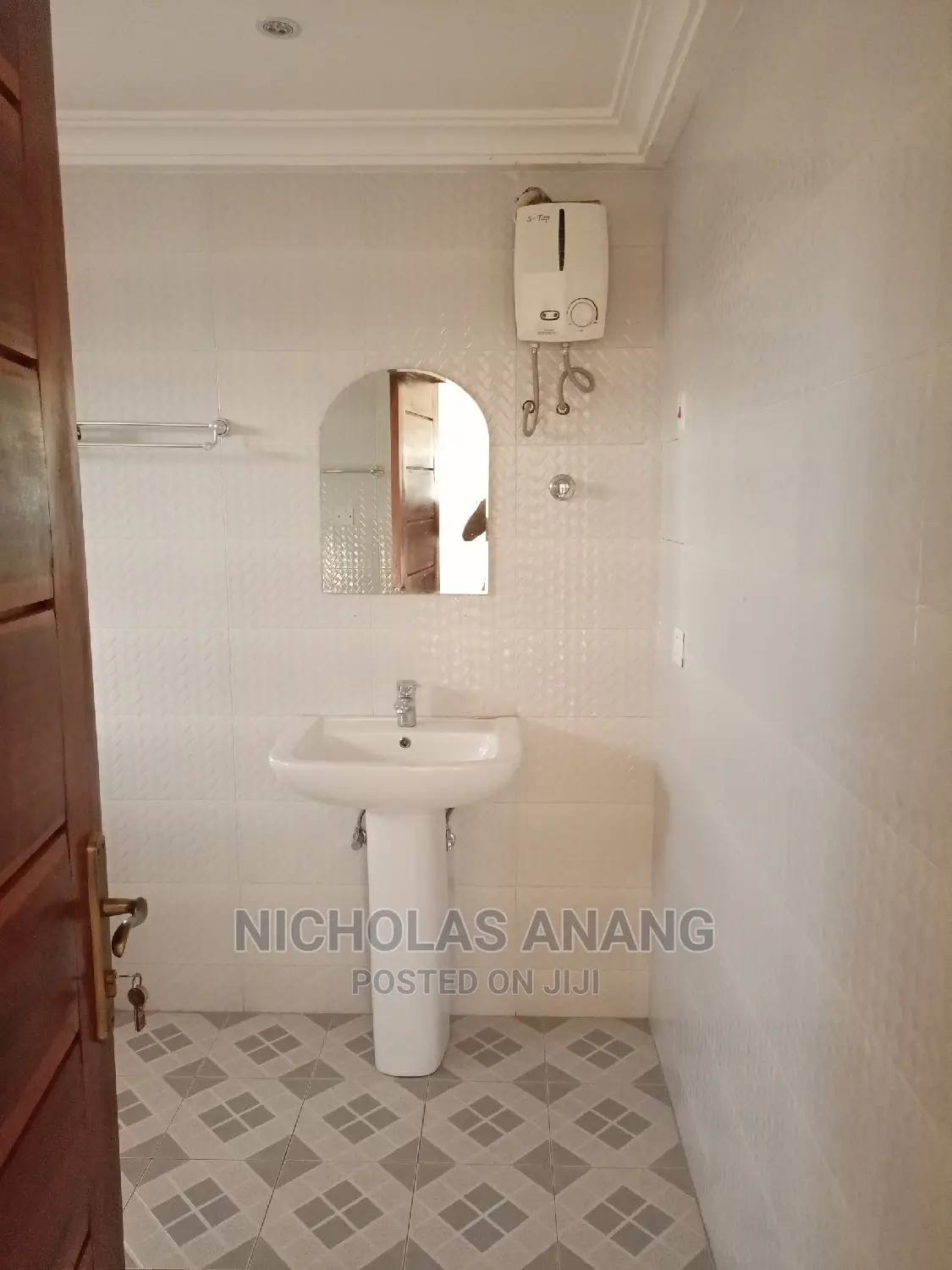 3bdrm House in New Town for rent