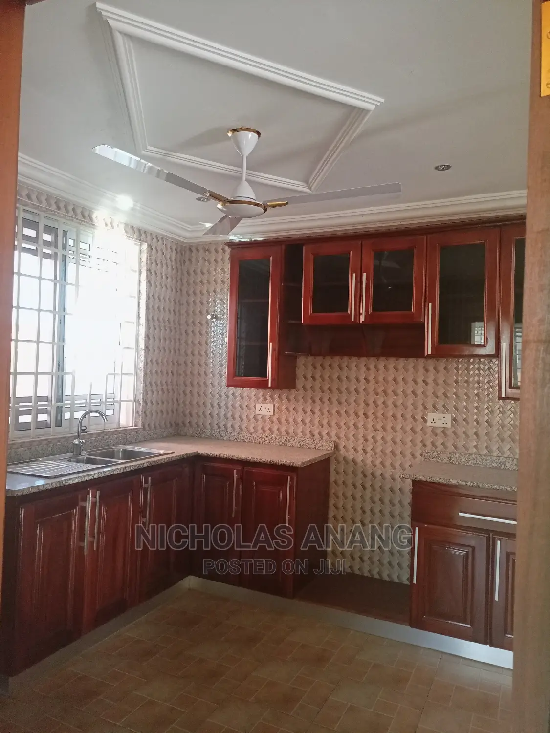3bdrm House in New Town for rent