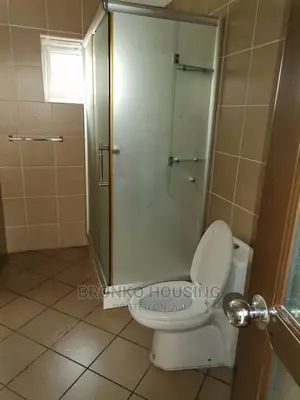 4bdrm Penthouse in Bronko Housing, Airport Residential Area for Rent