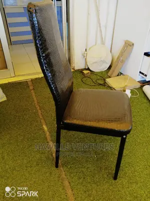 Gleda Dining Chair