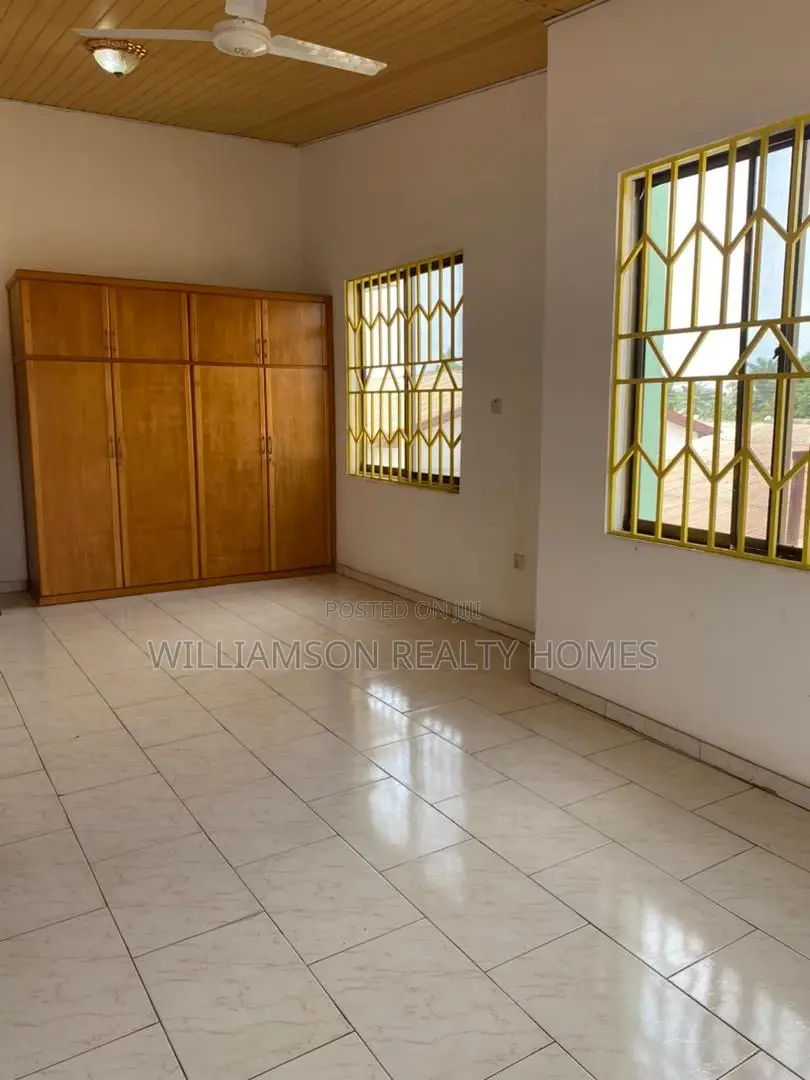 5bdrm Duplex in Sarkumonor Estate, Spintex for rent