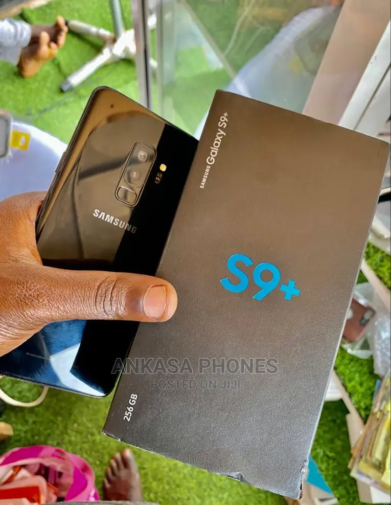 New Samsung Galaxy S9 Plus 64 GB Black