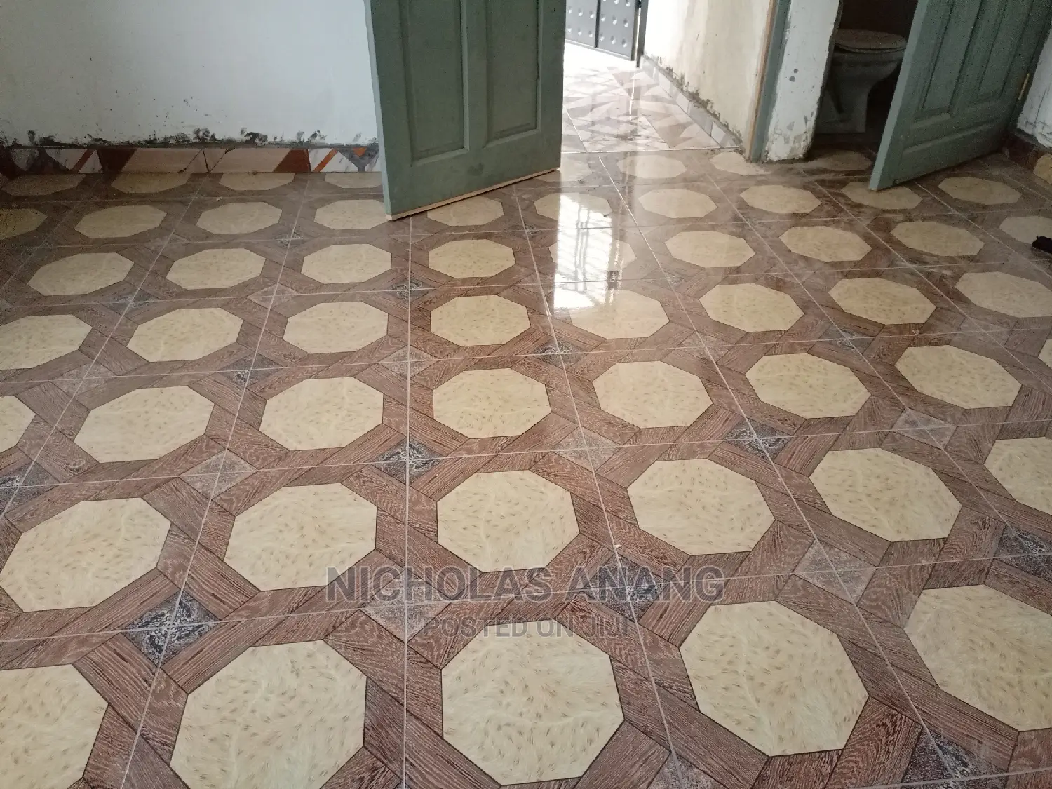 1bdrm House in New Town for rent
