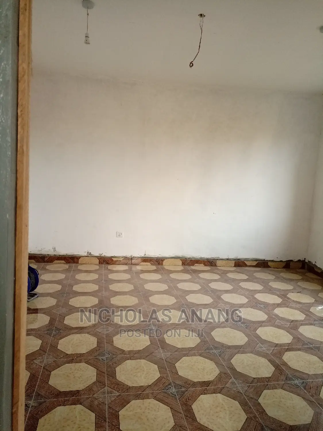 1bdrm House in New Town for rent