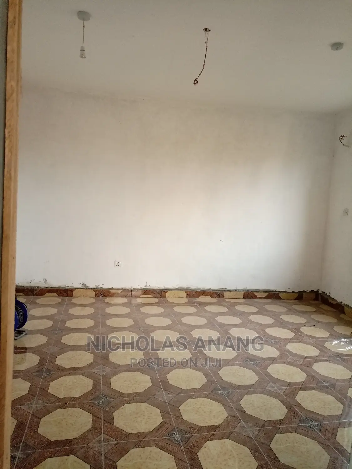 1bdrm House in New Town for rent