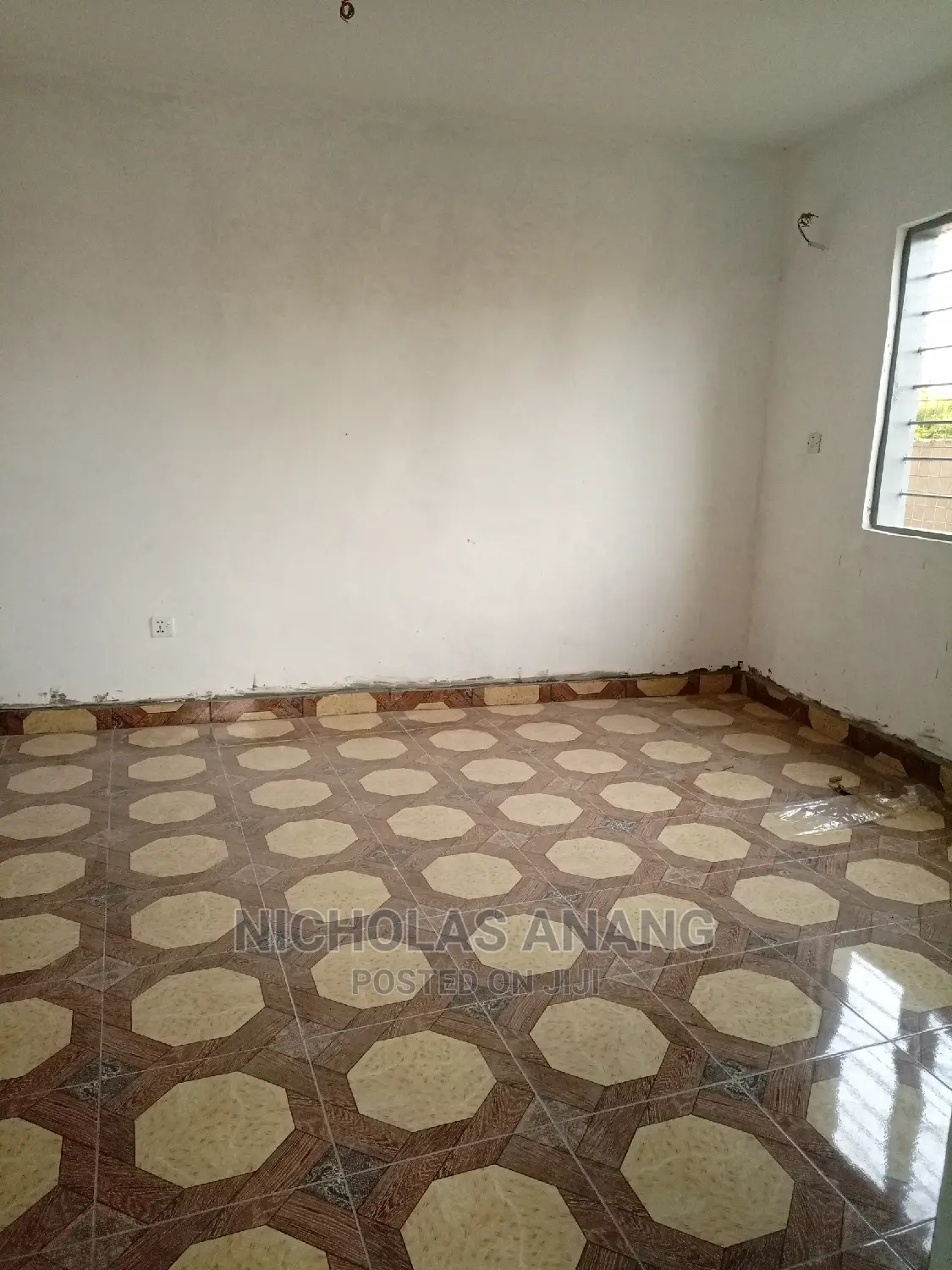 1bdrm House in New Town for rent