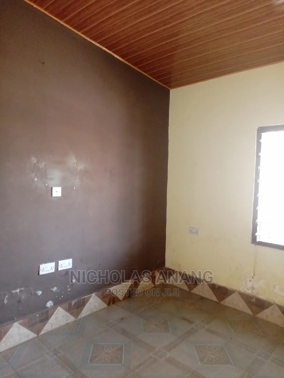 1bdrm House in New Town for rent