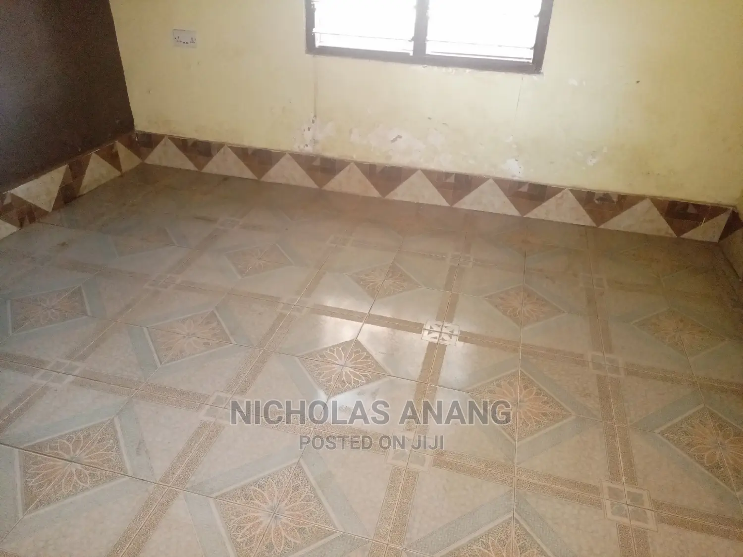 1bdrm House in New Town for rent