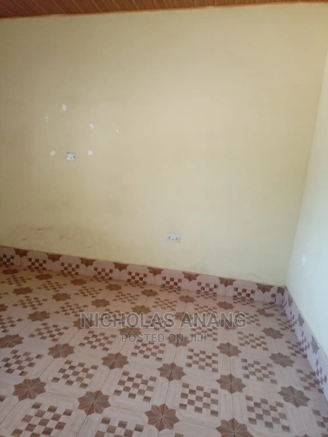 1bdrm House in New Town for rent