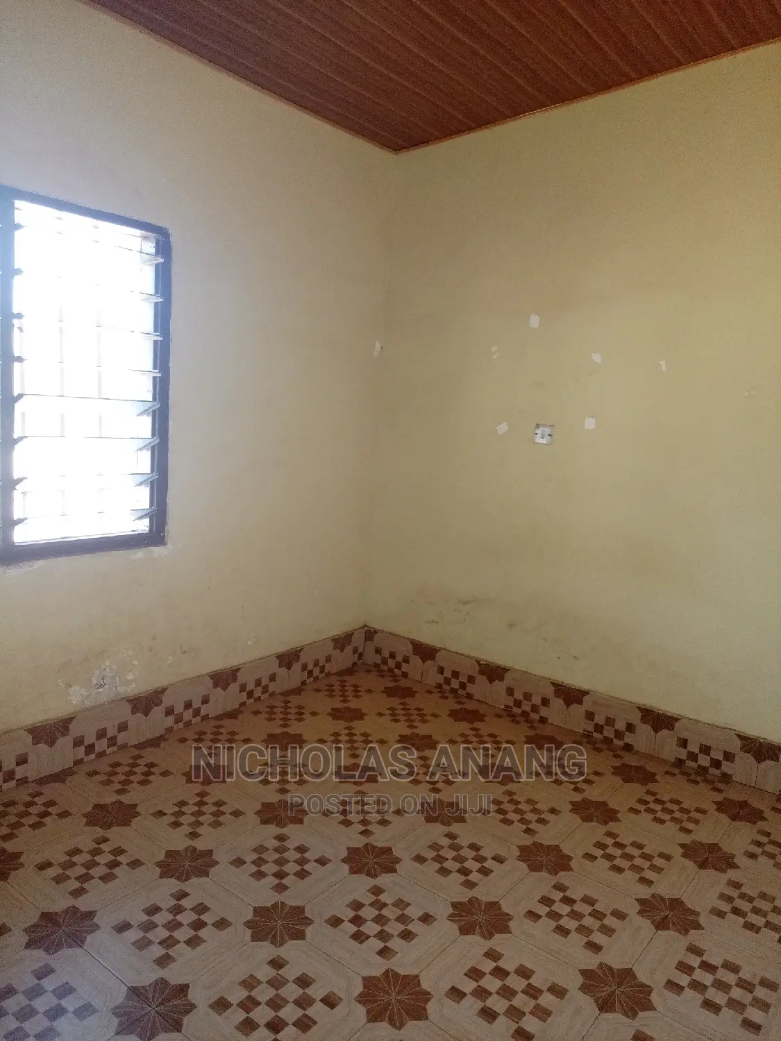1bdrm House in New Town for rent