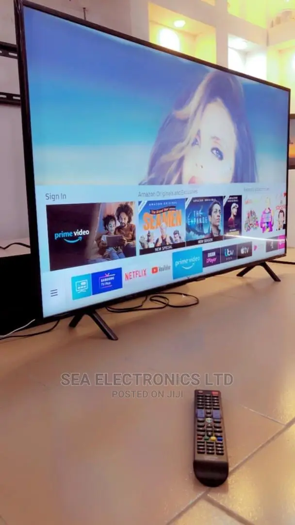 SAMSUNG 55-Inch Class Crystal UHD Smart TV