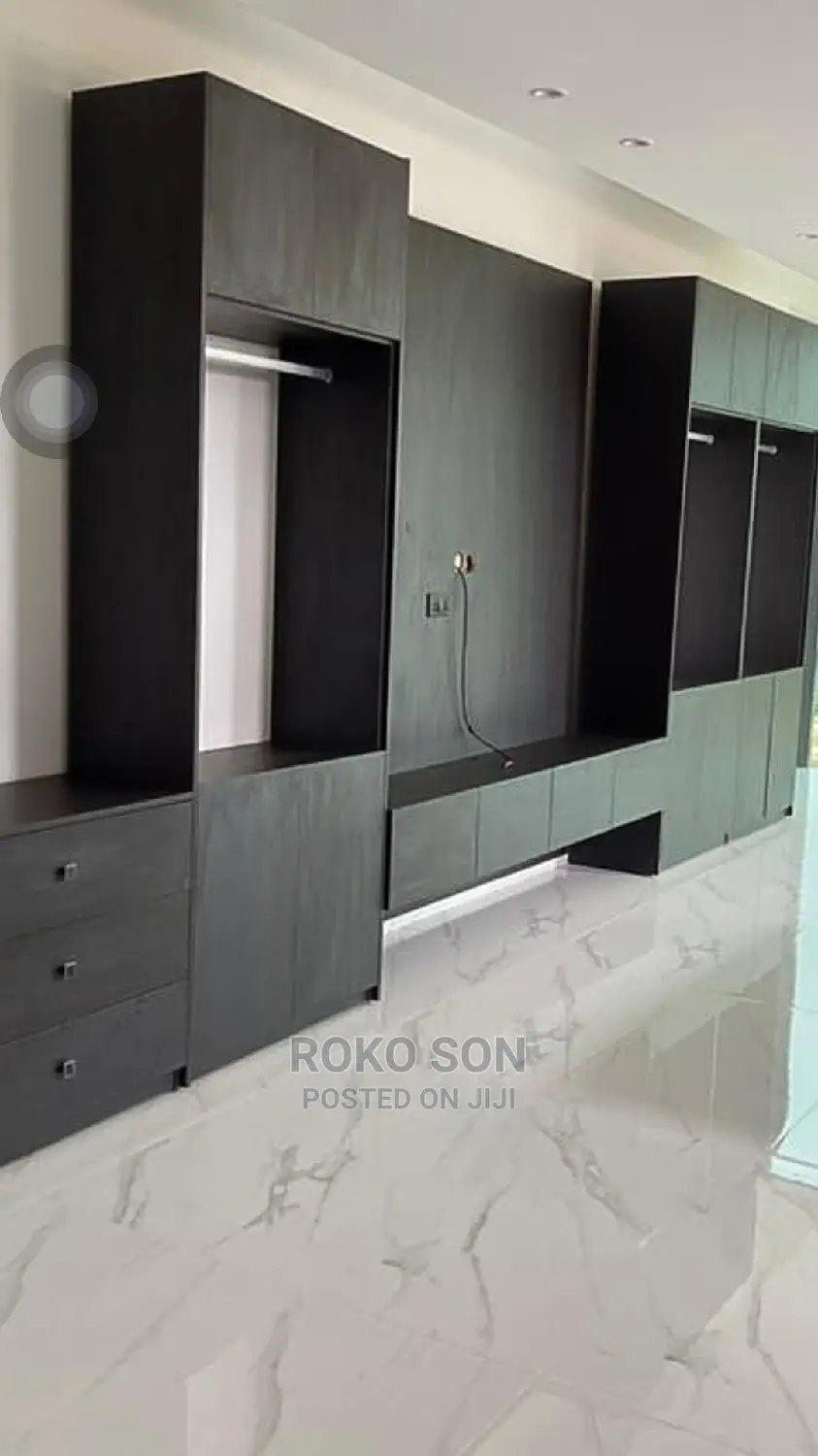 4bdrm Duplex in Dr Roko, American House for Sale