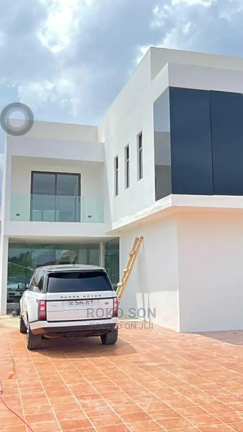 4bdrm Duplex in Dr Roko, American House for Sale