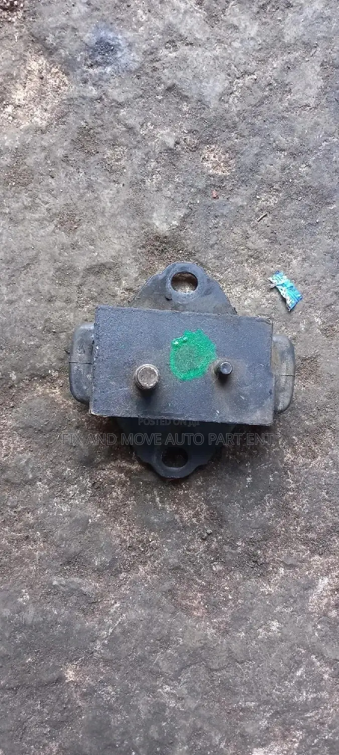 Toyota Fish Home Used Engine Seat/ Mount Available
