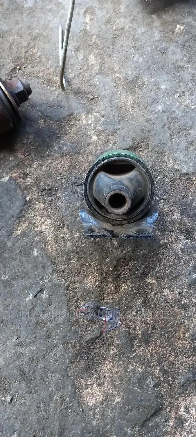 Gearbox Seat for All Cars Available.