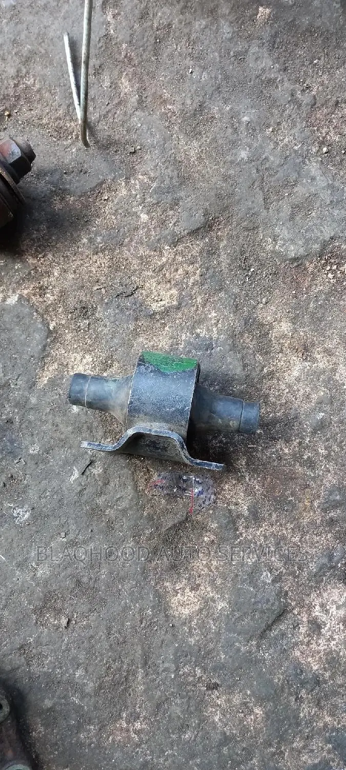 Gearbox Seat for All Cars Available.