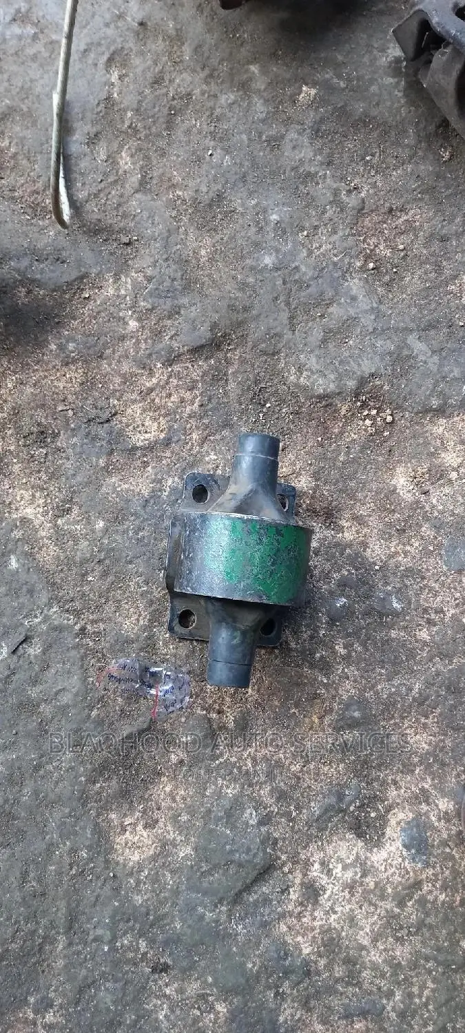 Gearbox Seat for All Cars Available.
